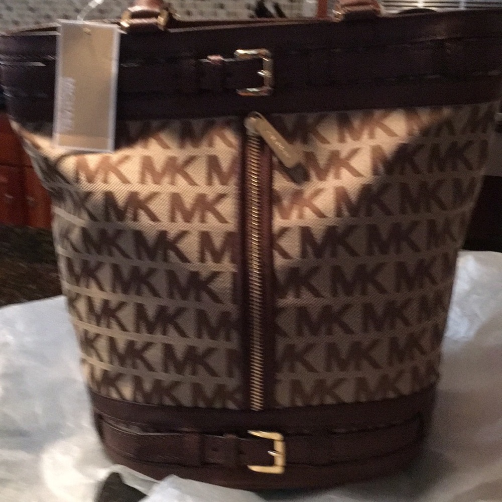 Michael Kors Kingsbury Handbag
